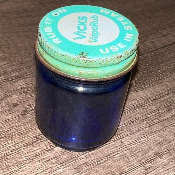 VTG Vicks Vapor Rub Blue Cobalt Glass Jar w/ Twist Metal Cap 2.5"  x 1.5" W #1 - Picture 7 of 7